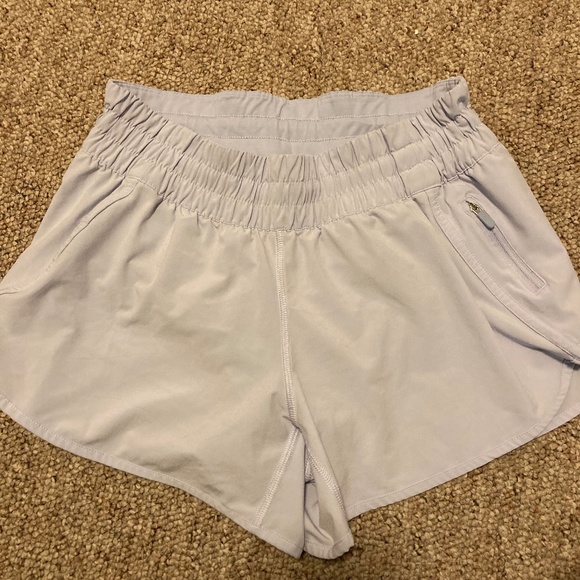 Lululemon TrackerV shorts, 4 in - Picture 1 of 1